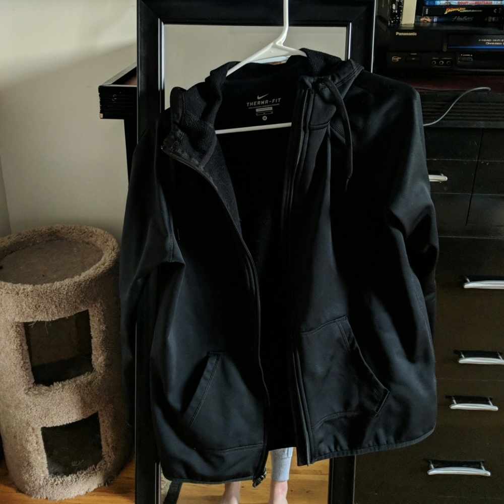 Black nike thermafit